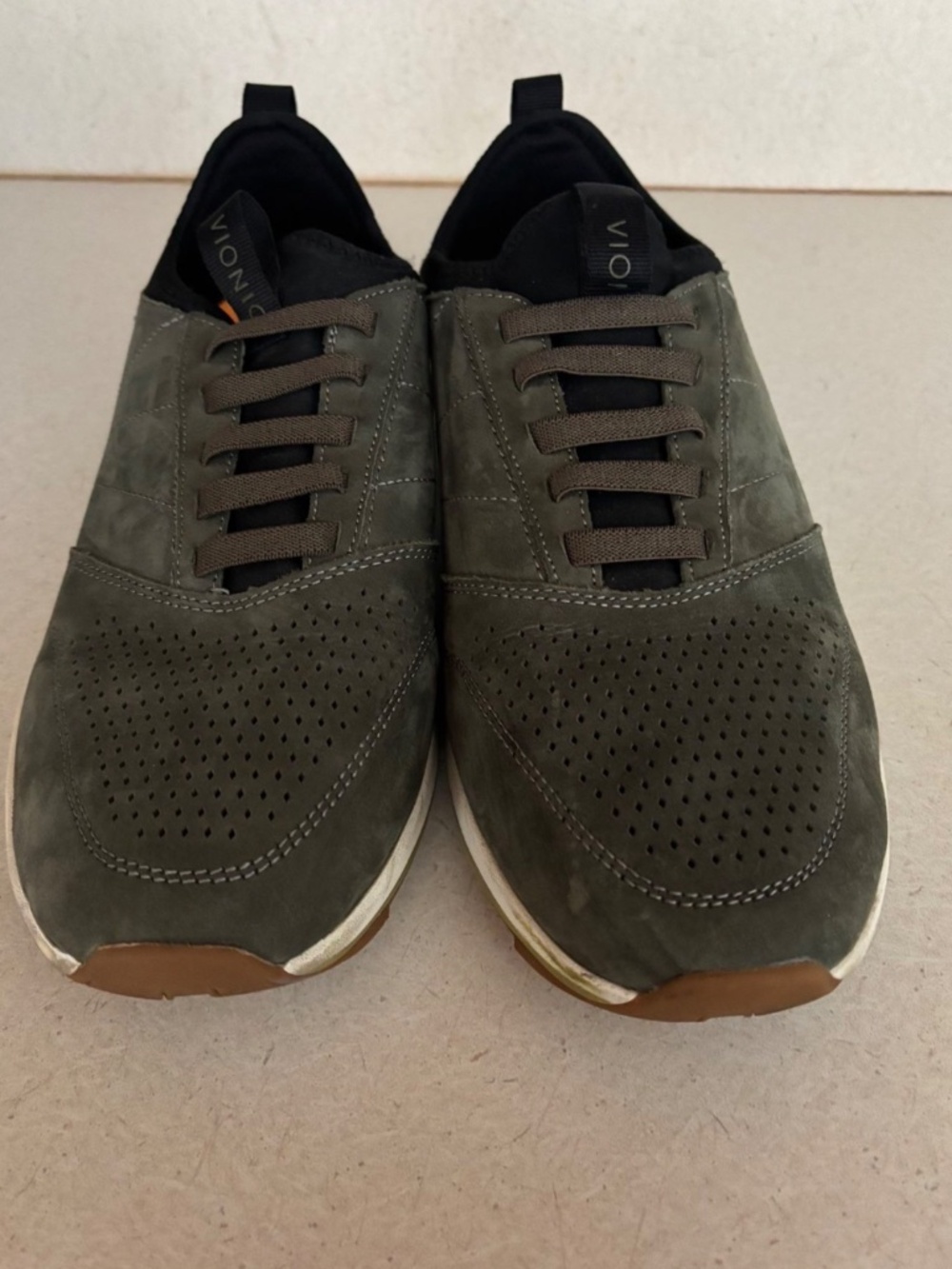 Vionic sneakers - Picture 2 of 3